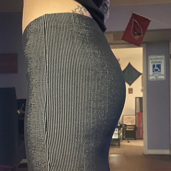 Guess by Marciano skirt - Picture 2 of 7